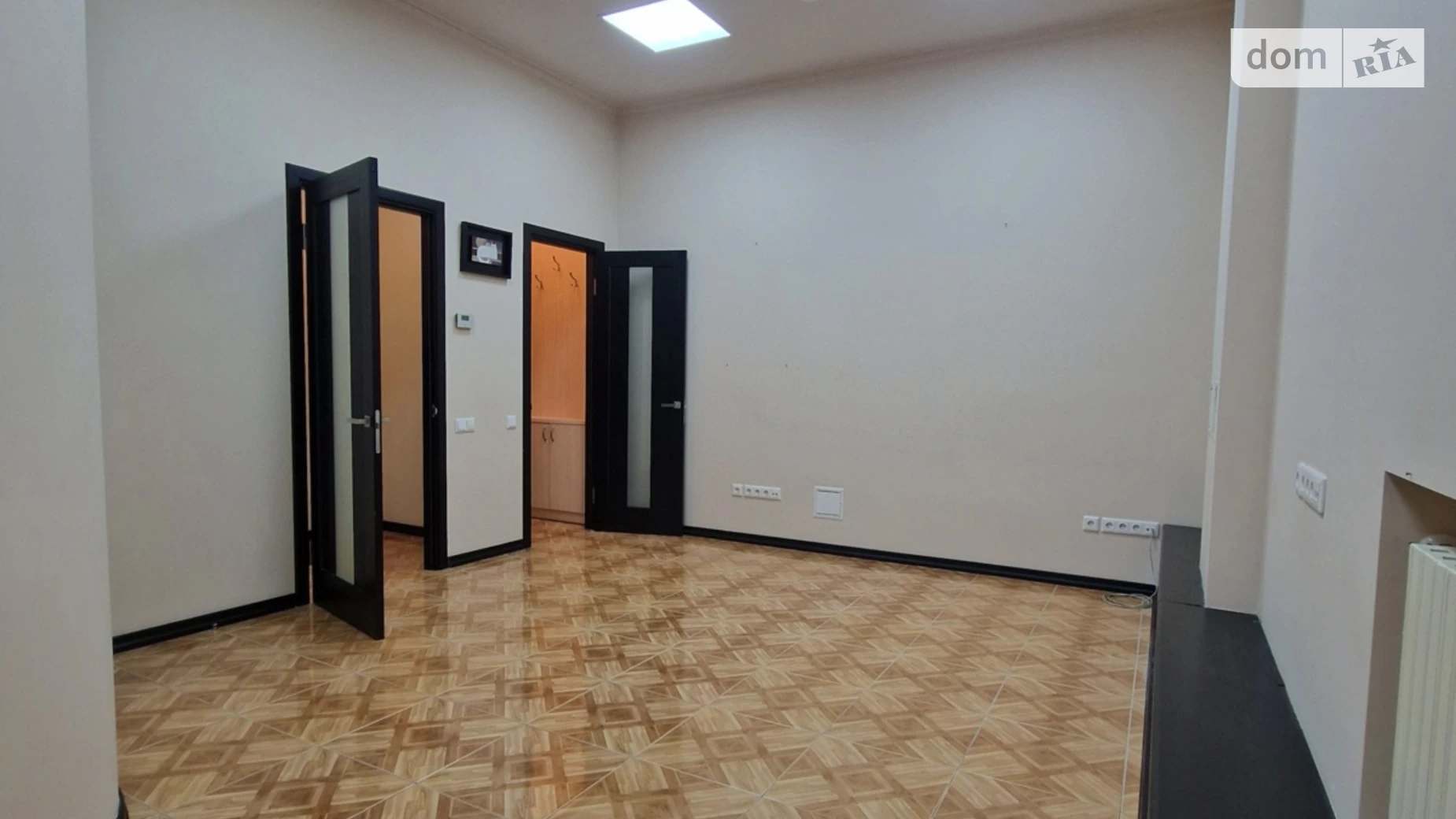 Сдается в аренду офис 58 кв. м в бизнес-центре, цена: 20734 грн - фото 5