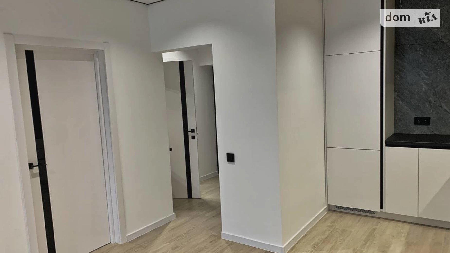 Продається 1-кімнатна квартира 40.2 кв. м у Рівному, вул. Захисників Маріуполя(Костромська) - фото 2