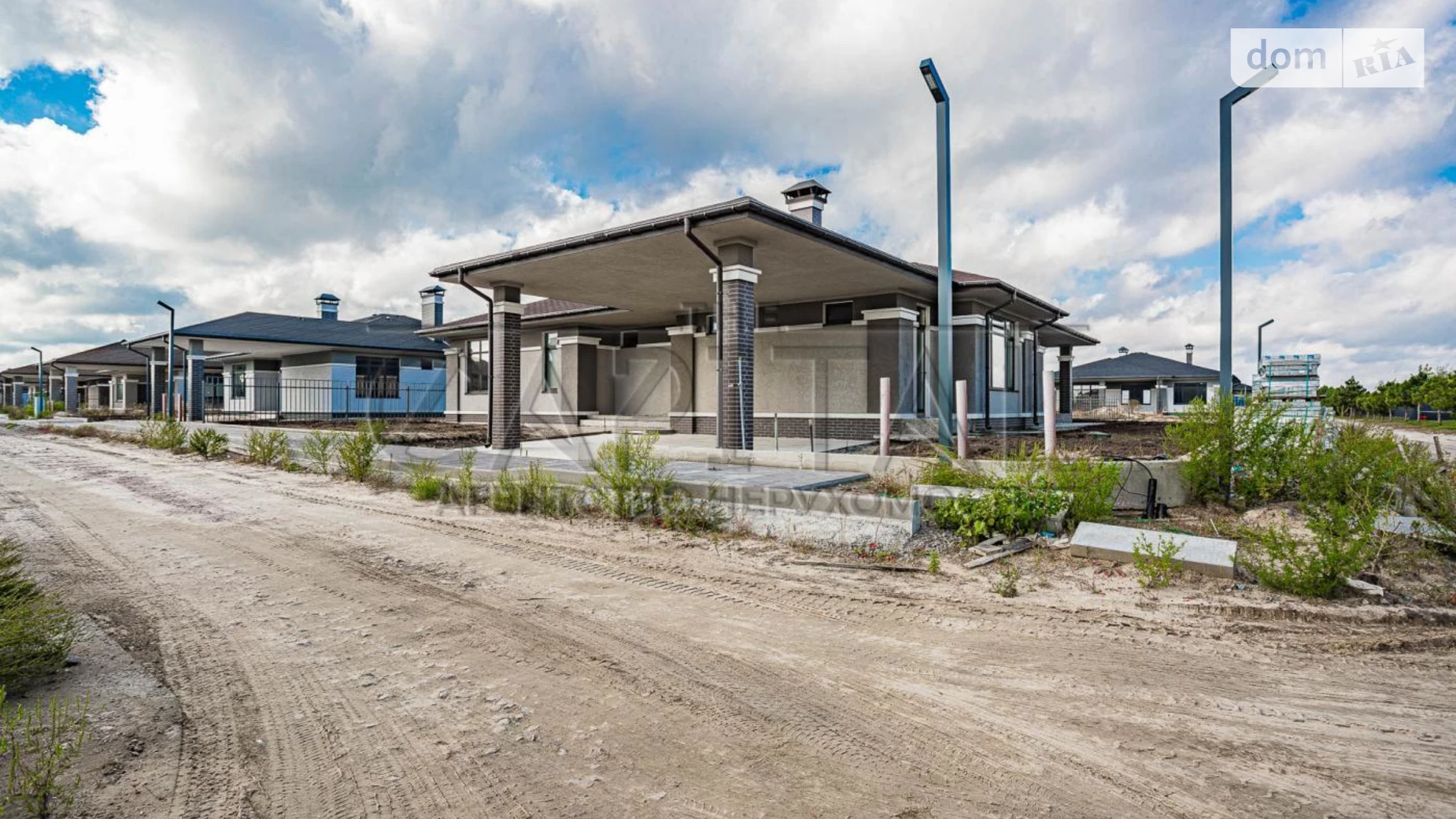 Продается одноэтажный дом 255.1 кв. м с камином, цена: 320000 $ - фото 2