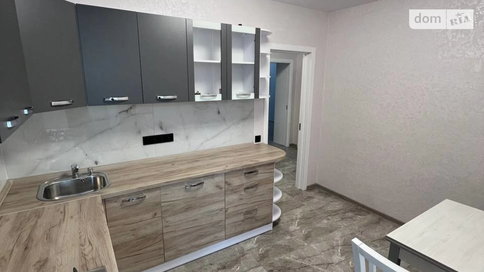 Продается 2-комнатная квартира 61.9 кв. м в Ивано-Франковске, ул. Галицкая - фото 2