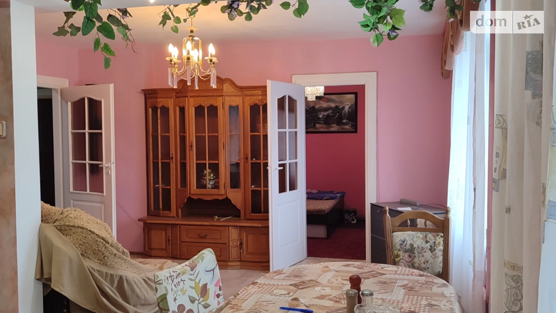 Продается 3-комнатная квартира 68 кв. м в Черновцах, ул. Сергея Скальда(Комарова Владимира), 27 - фото 2