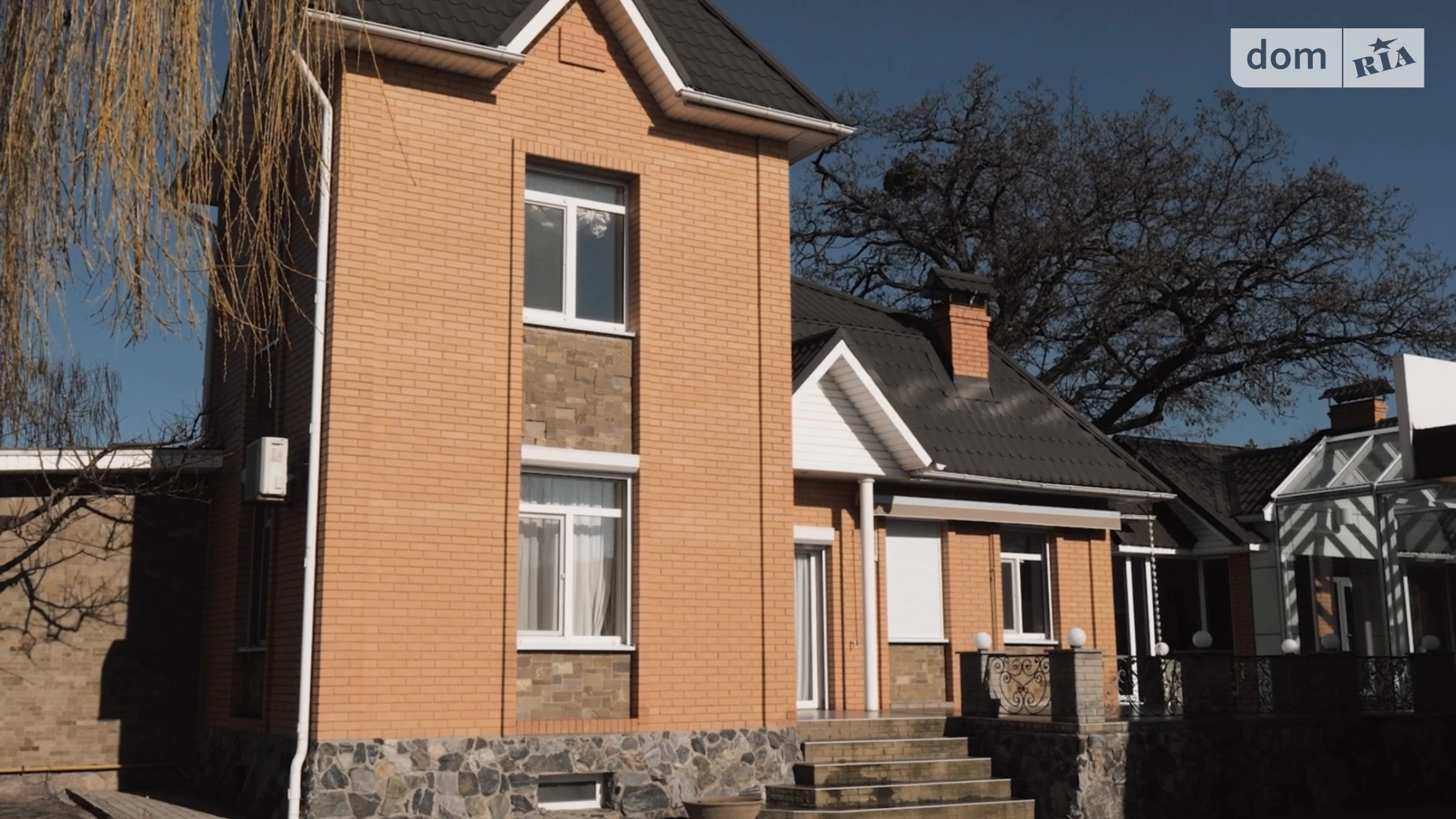 Продается дом на 2 этажа 200 кв. м с камином, цена: 330000 $ - фото 2