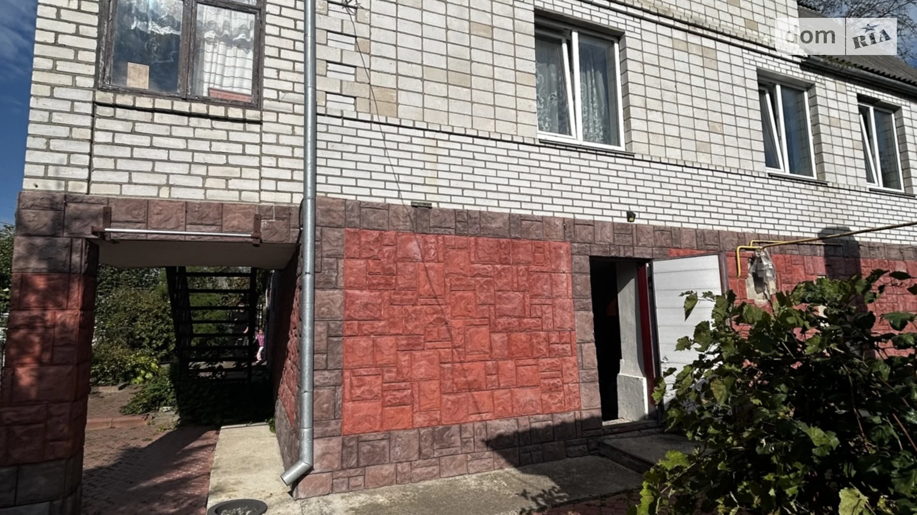 Продается дом на 2 этажа 203 кв. м с баней/сауной, цена: 49000 $ - фото 2