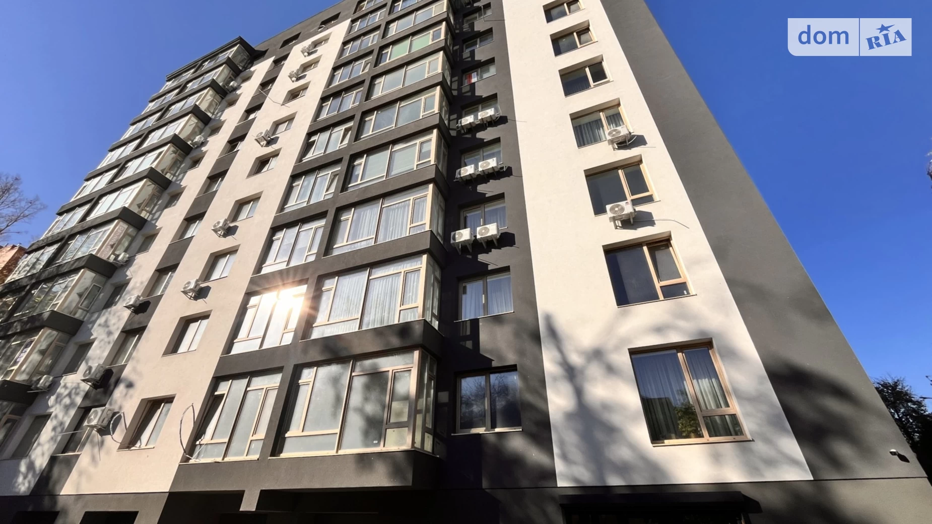 Продается 2-комнатная квартира 66 кв. м в Ивано-Франковске, ул. Волошина Августина, 2Б - фото 2