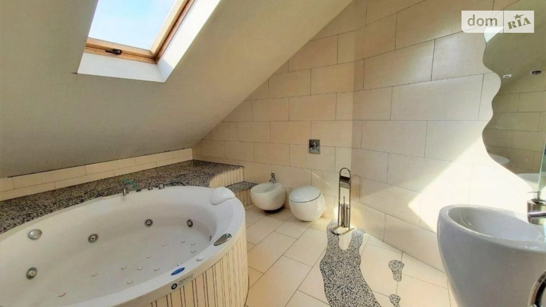 Продается 1-комнатная квартира 126.9 кв. м в Днепре, цена: 85500 $ - фото 2
