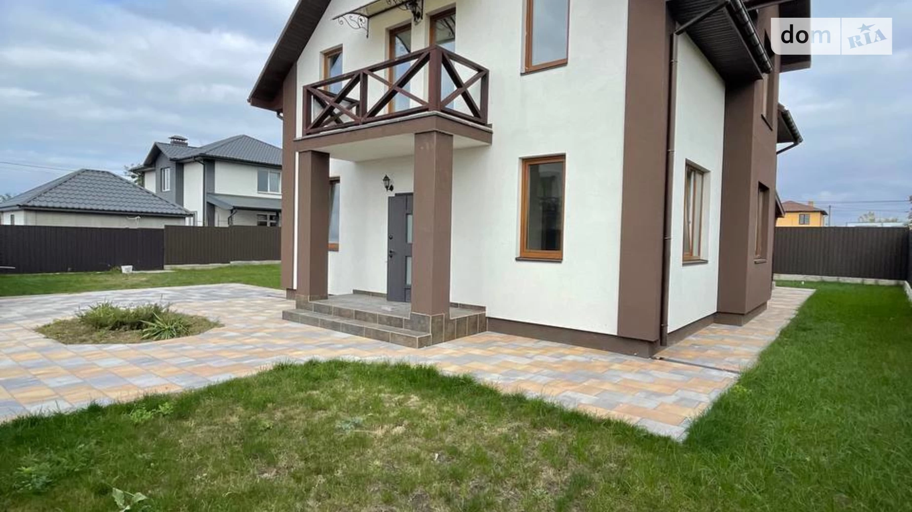 Продается дом на 2 этажа 160 кв. м с камином, цена: 145000 $ - фото 3