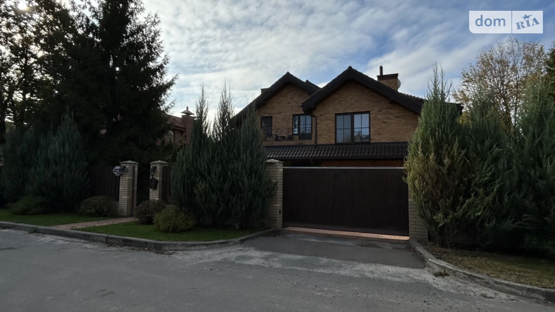 Сдается в аренду дом на 3 этажа 493.8 кв. м с мебелью, цена: 3700 $ - фото 2
