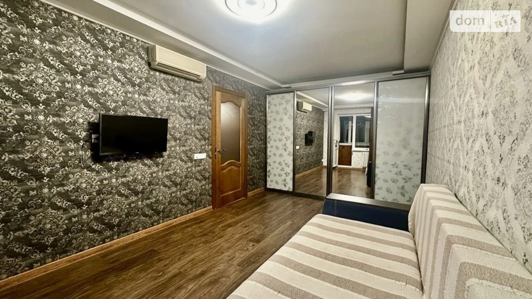 Сдается в аренду 1-комнатная квартира 40 кв. м в Днепре, просп. Науки(Гагарина), 124 - фото 2