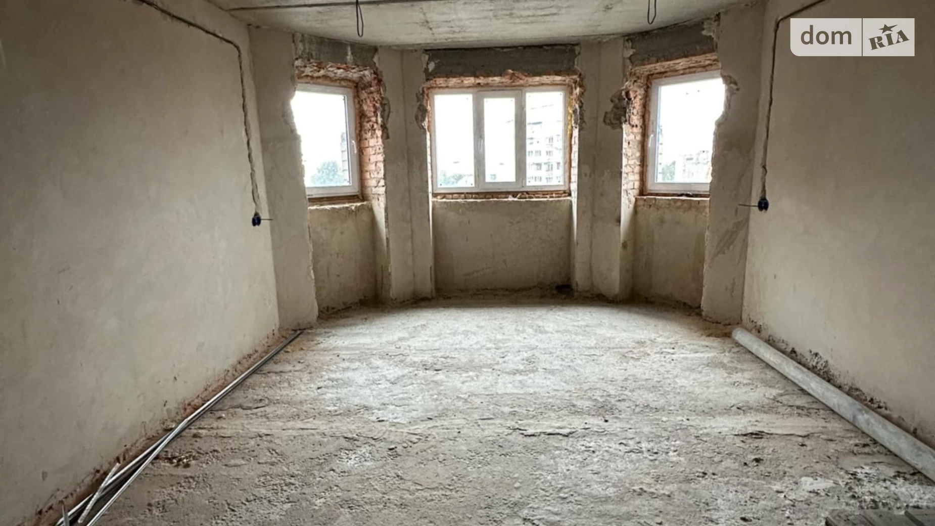 Продается 2-комнатная квартира 70 кв. м в Ровно, ул. Соборная - фото 2