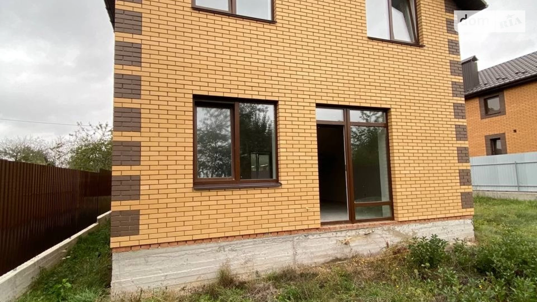 Продается дом на 2 этажа 127 кв. м с садом, цена: 87999 $ - фото 4