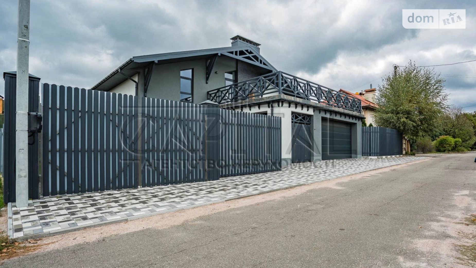 Продается дом на 3 этажа 247 кв. м с камином, цена: 310000 $ - фото 3