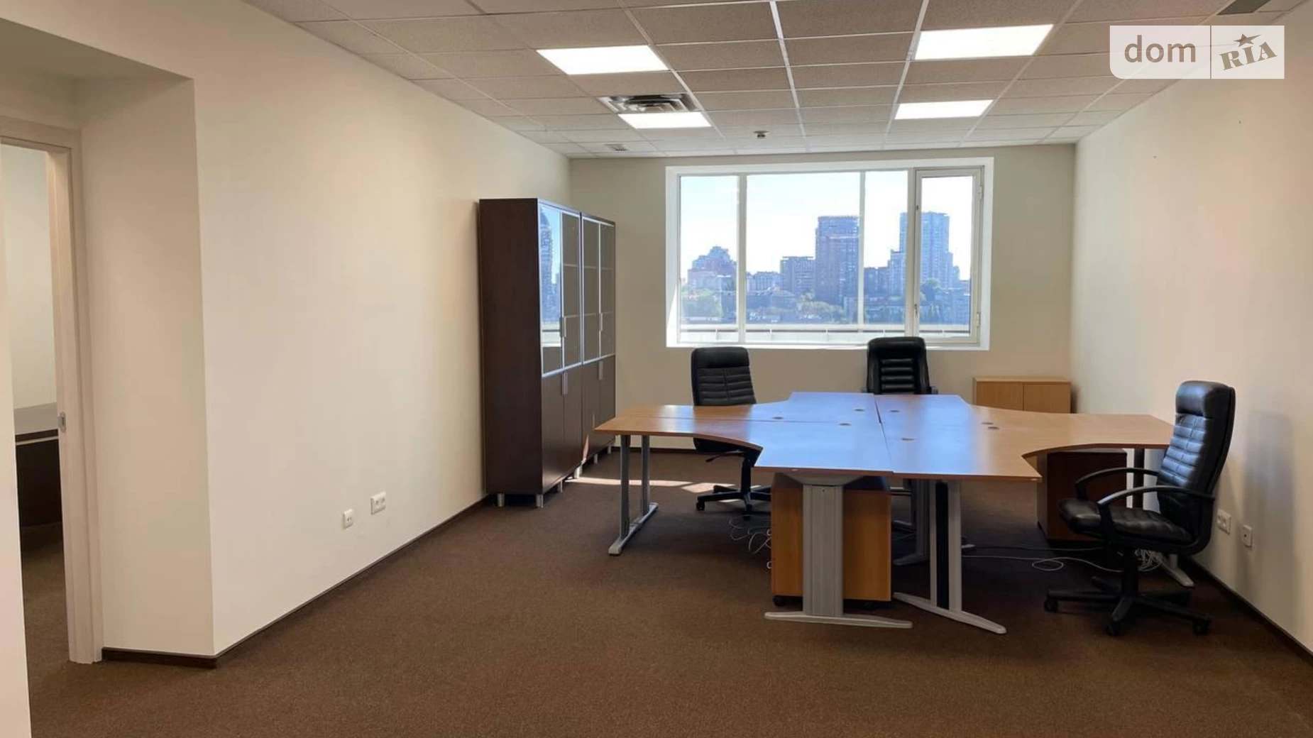 Сдается в аренду офис 120 кв. м в бизнес-центре, цена: 2500 $ - фото 2