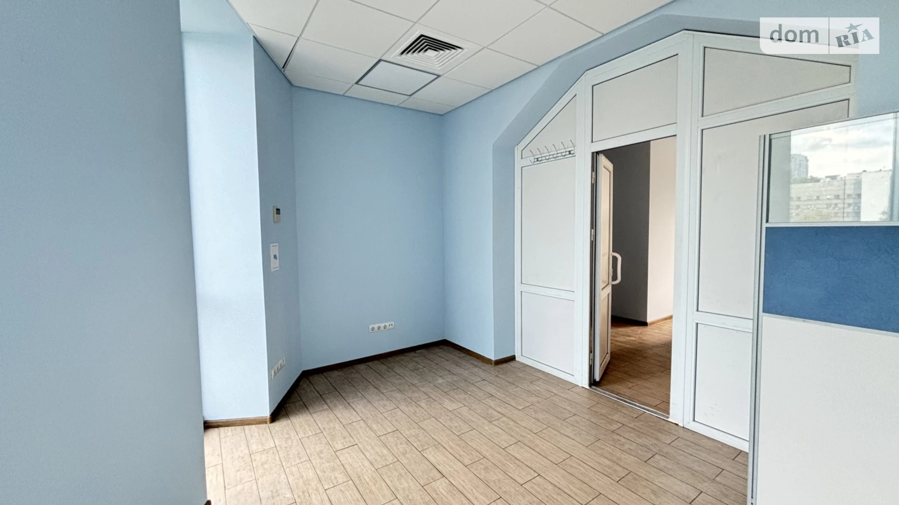 Сдается в аренду офис 265 кв. м в бизнес-центре, цена: 2855 $ - фото 5