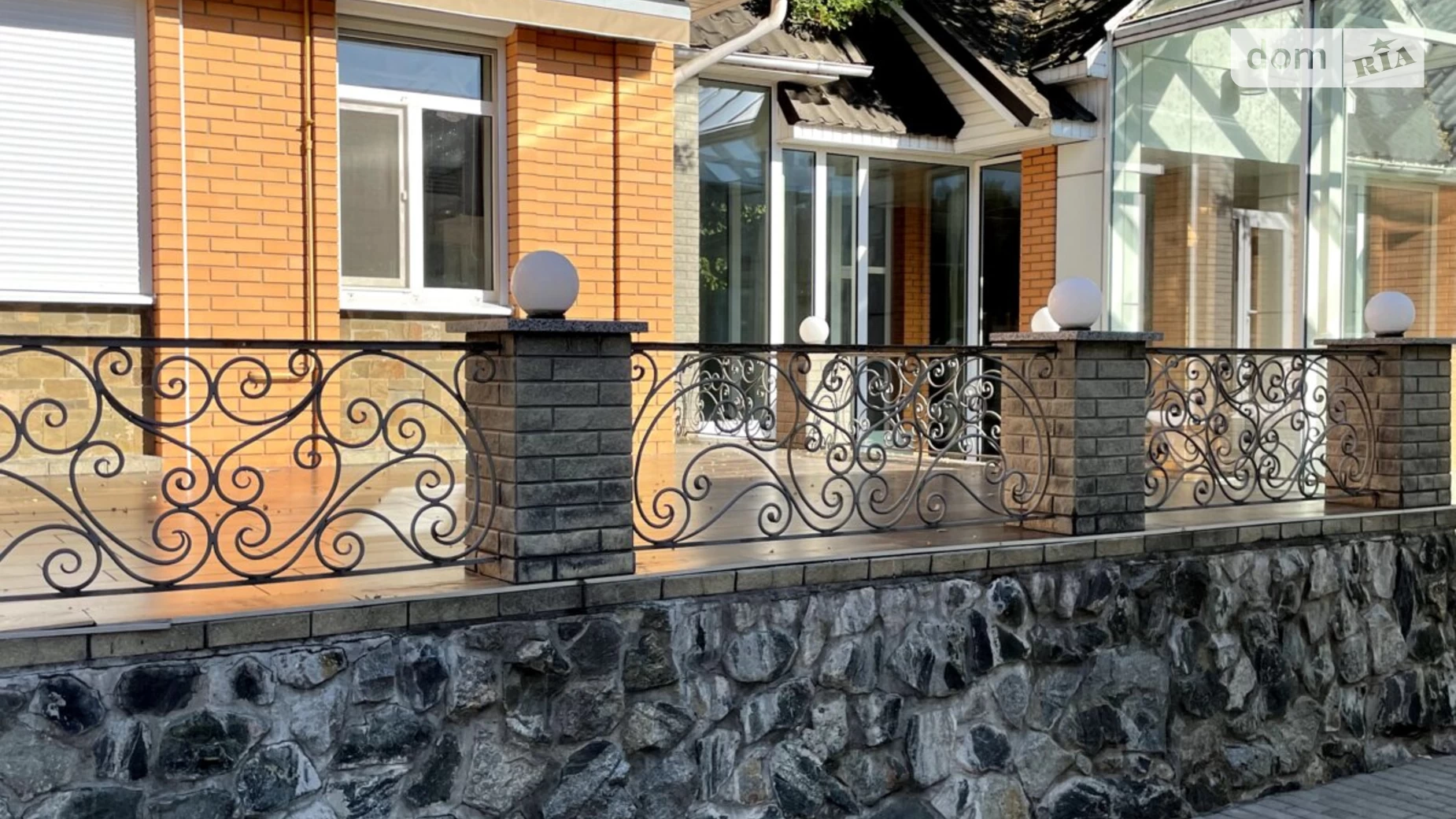 Продается дом на 2 этажа 200 кв. м с камином, цена: 330000 $ - фото 5