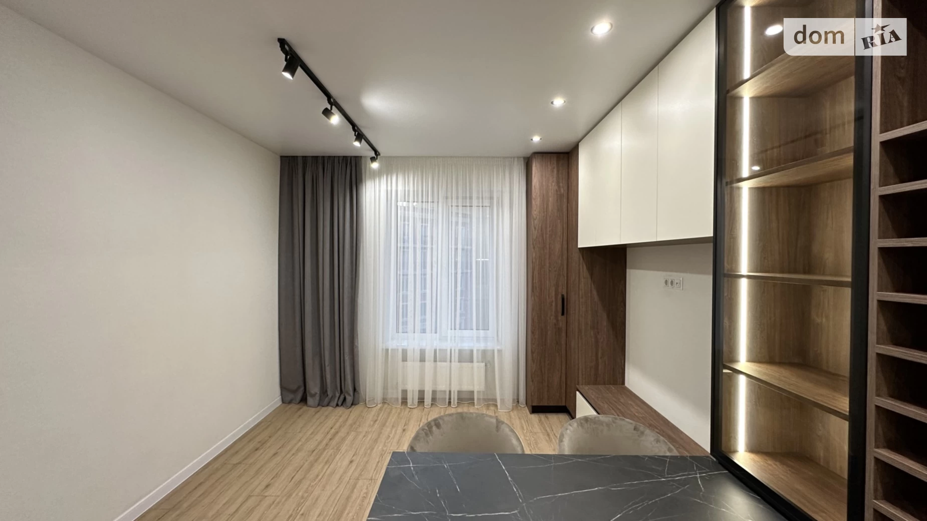 Продается 1-комнатная квартира 36 кв. м в Одессе, ул. Инглези, 2 корпус 1 - фото 2