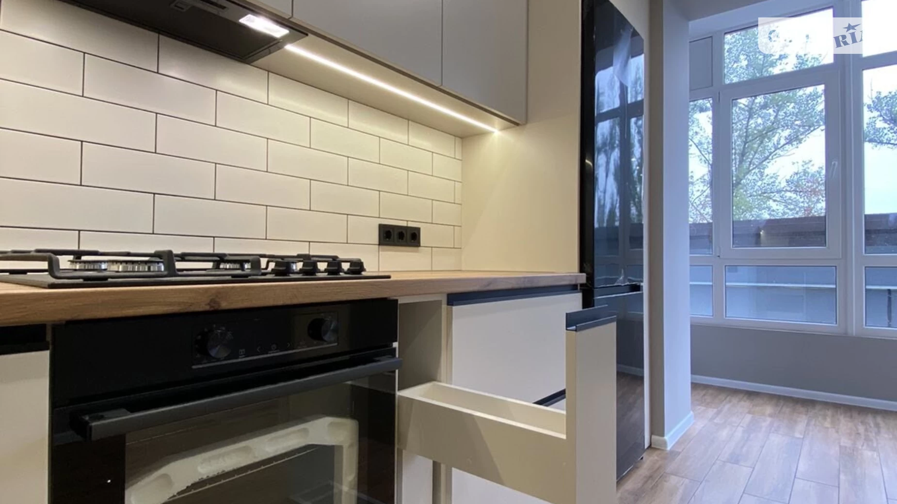 Продается 1-комнатная квартира 43.4 кв. м в Ивано-Франковске, ул. Высочана Семена, 18 - фото 4