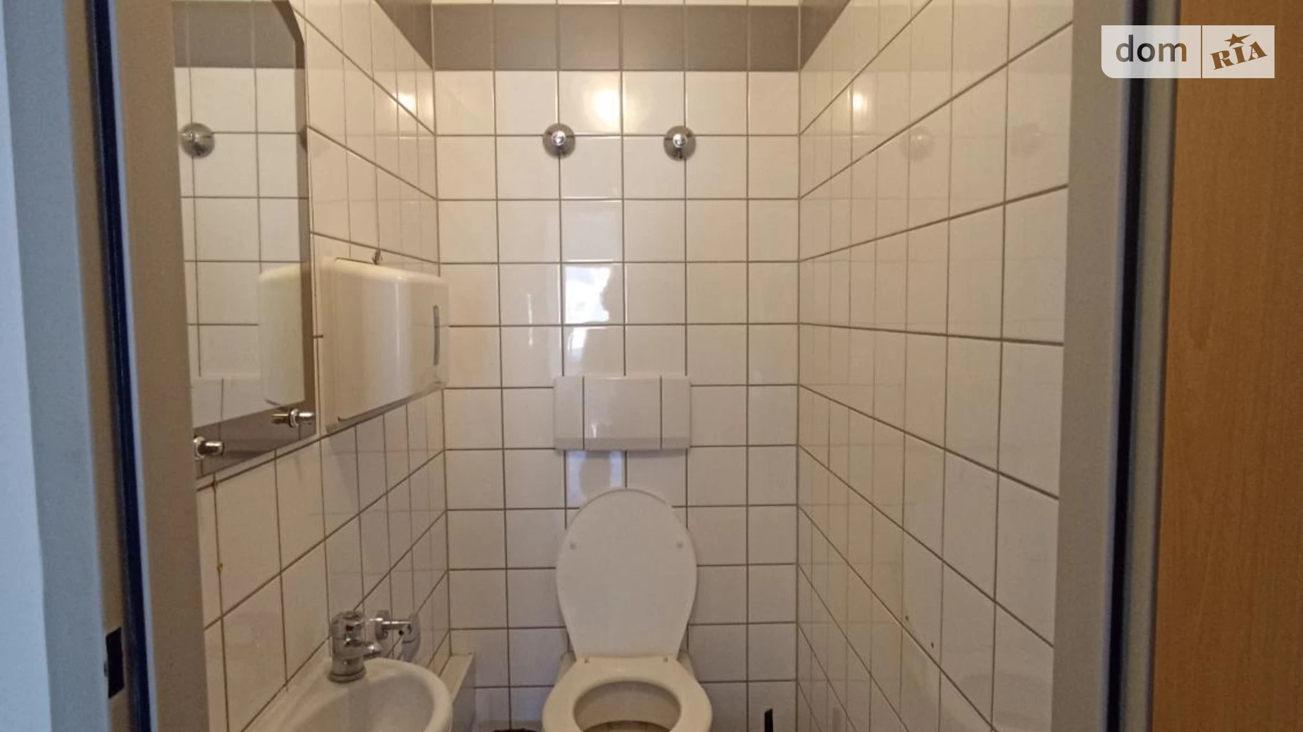 Сдается в аренду офис 71 кв. м в бизнес-центре, цена: 710 $ - фото 4