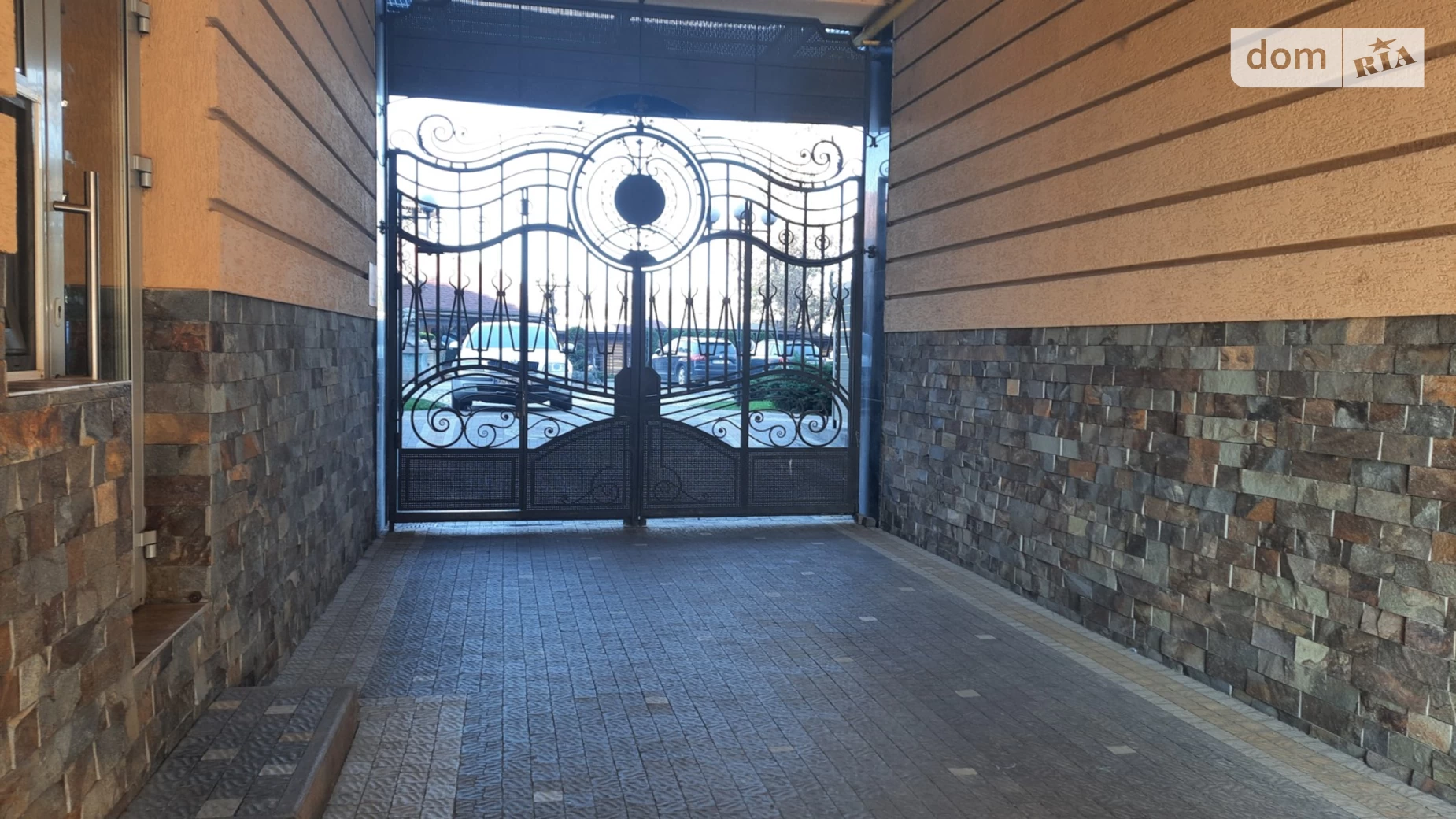 Продается 2-комнатная квартира 59.7 кв. м в Ужгороде, наб. Славянская - фото 3