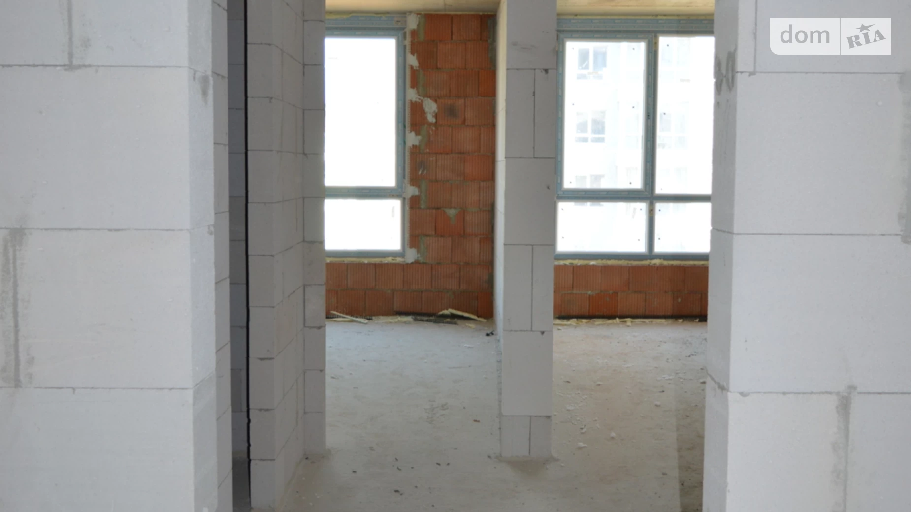 Продается 1-комнатная квартира 42 кв. м в Ивано-Франковске, ул. Химиков, 28 - фото 2