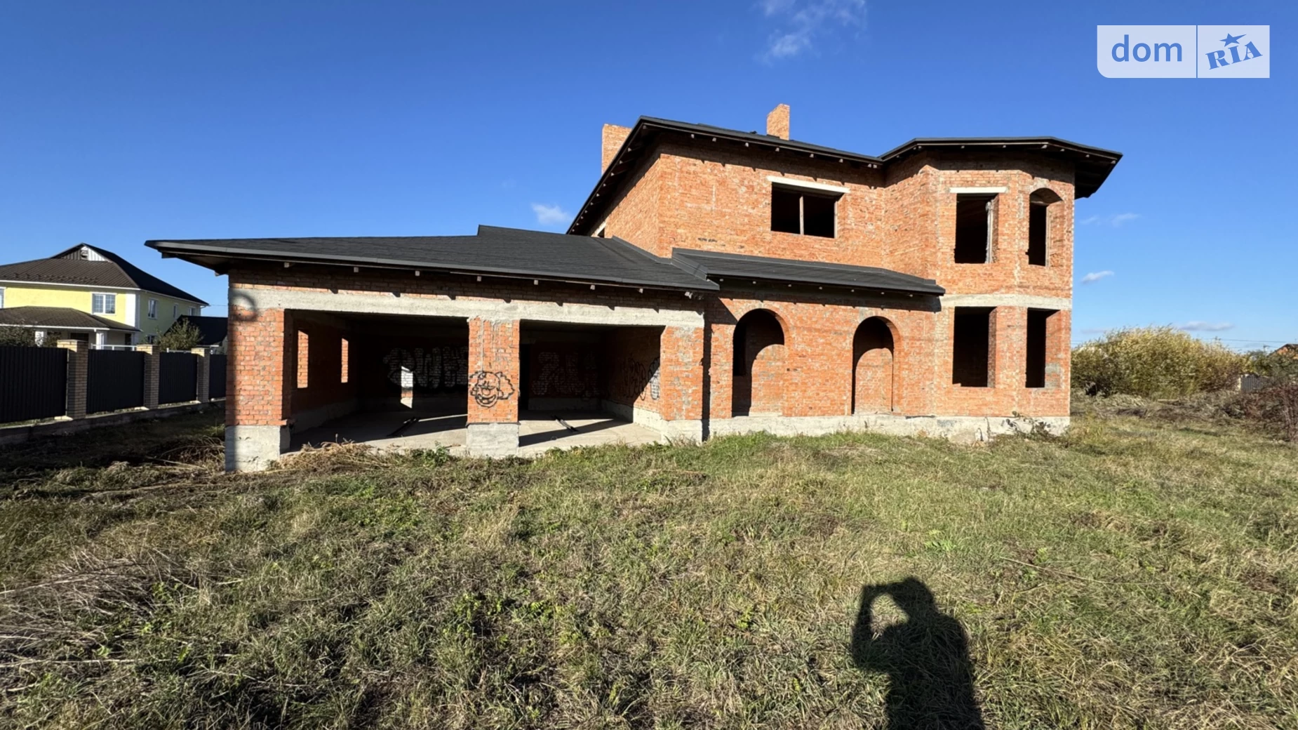 Продается дом на 2 этажа 280 кв. м с бассейном, цена: 185000 $ - фото 2