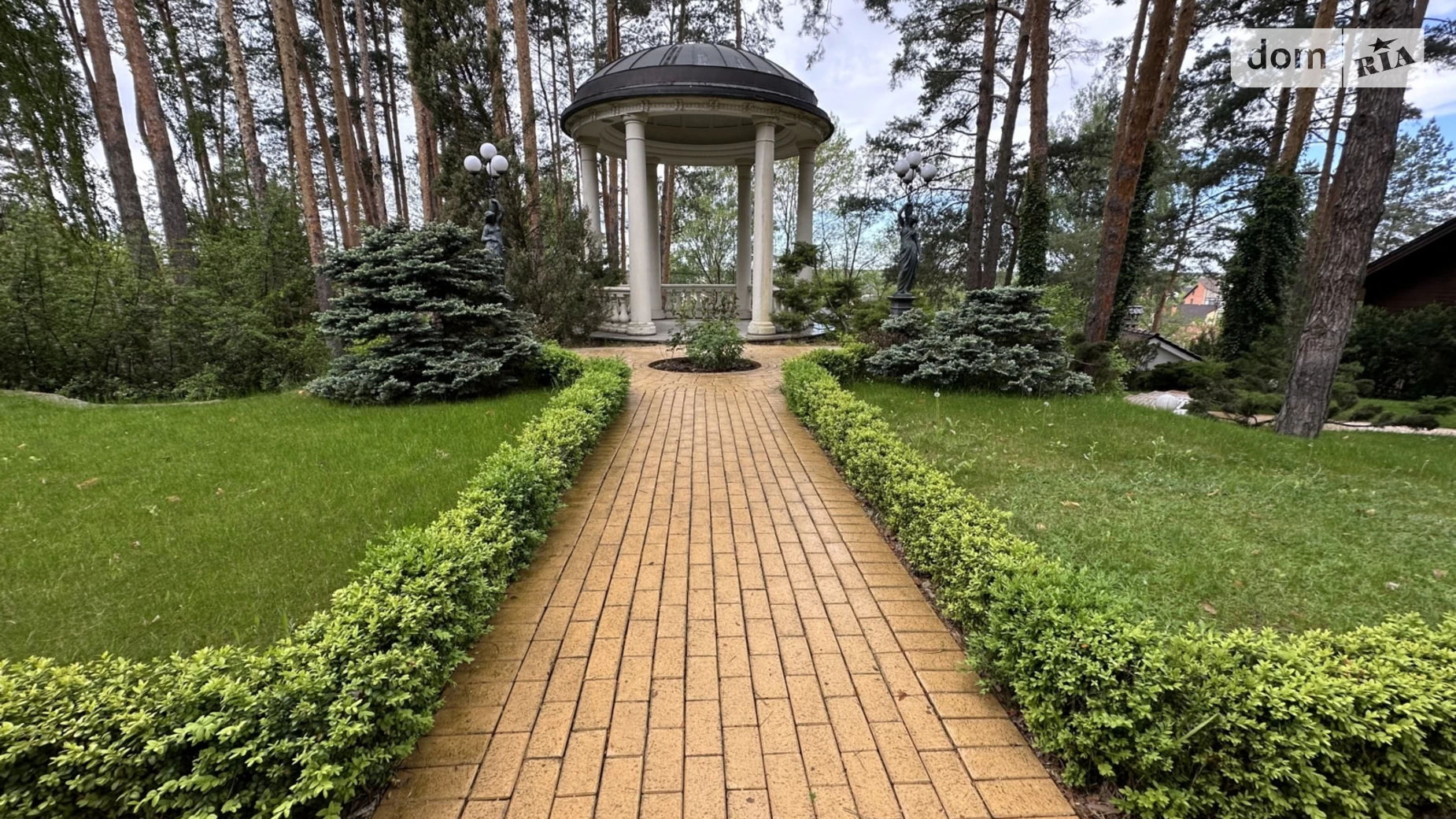 Продается дом на 3 этажа 970 кв. м с подвалом, цена: 2000000 $ - фото 2