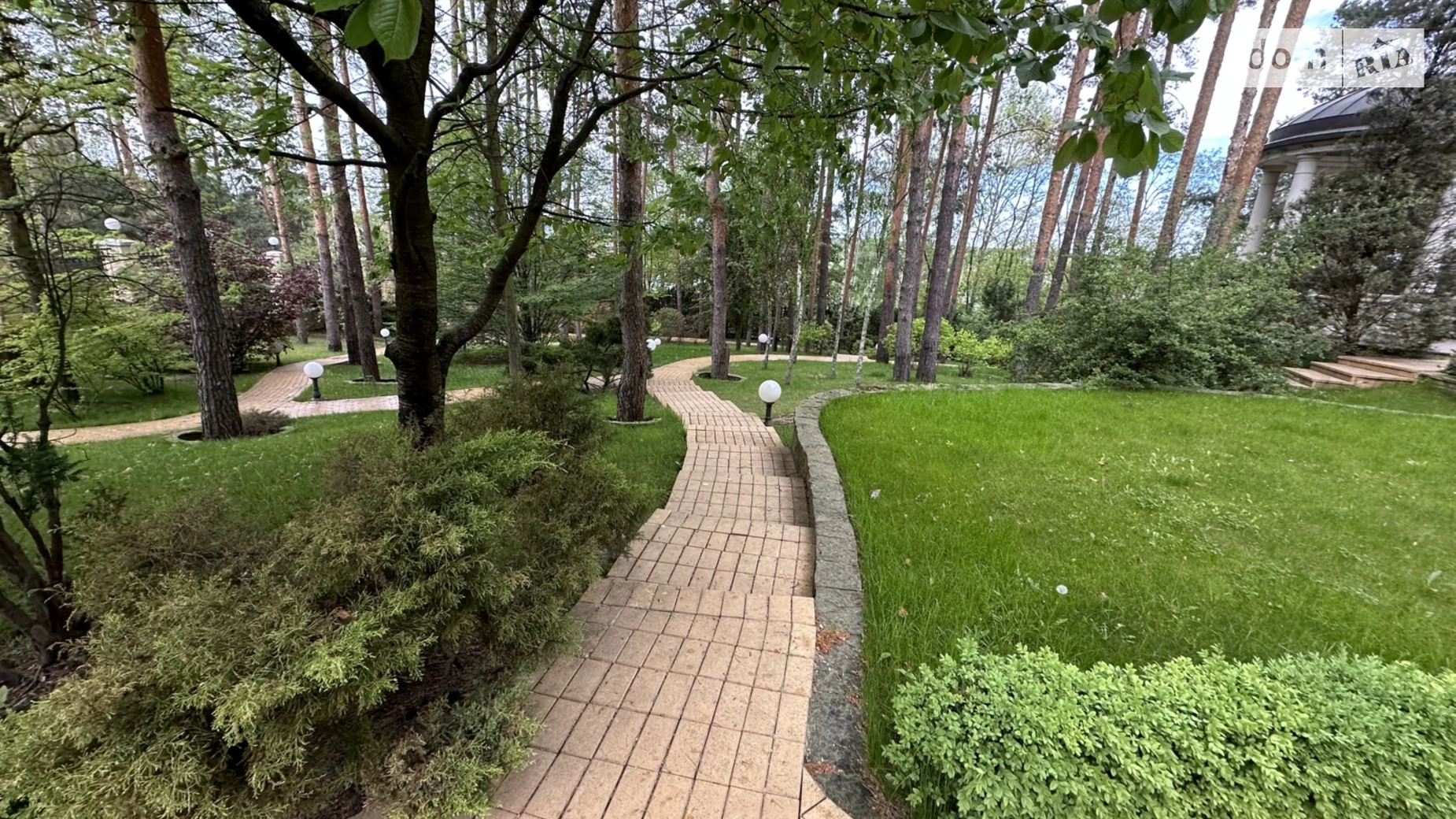 Продается дом на 3 этажа 970 кв. м с подвалом, цена: 2000000 $ - фото 4