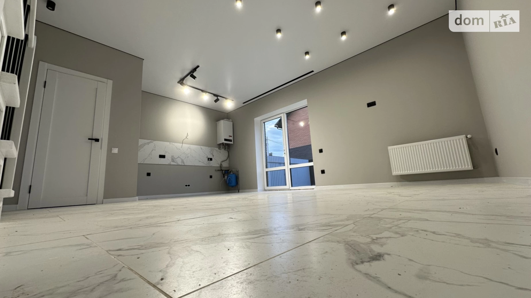 Продається частина будинку 108 кв. м з гаражем, цена: 104900 $ - фото 2