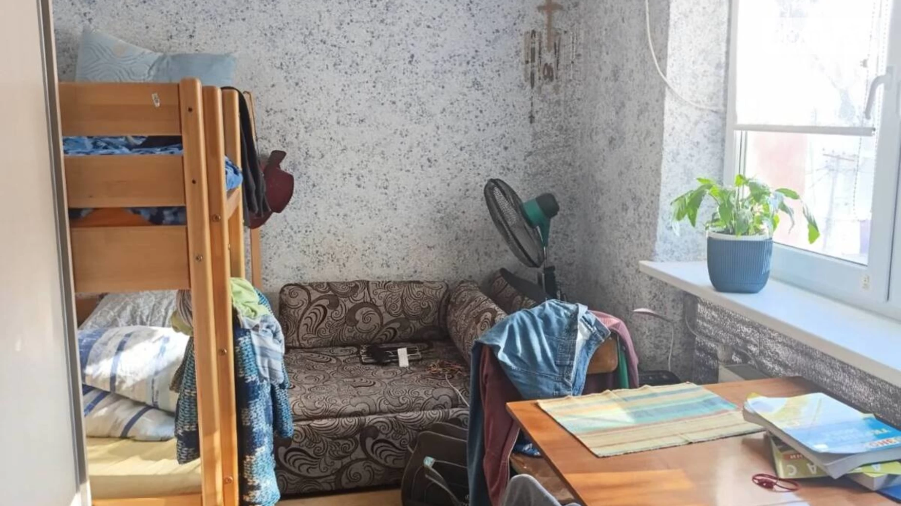Продается 2-комнатная квартира 48 кв. м в Мукачеве, ул. Петра Чайковского, 4 - фото 2