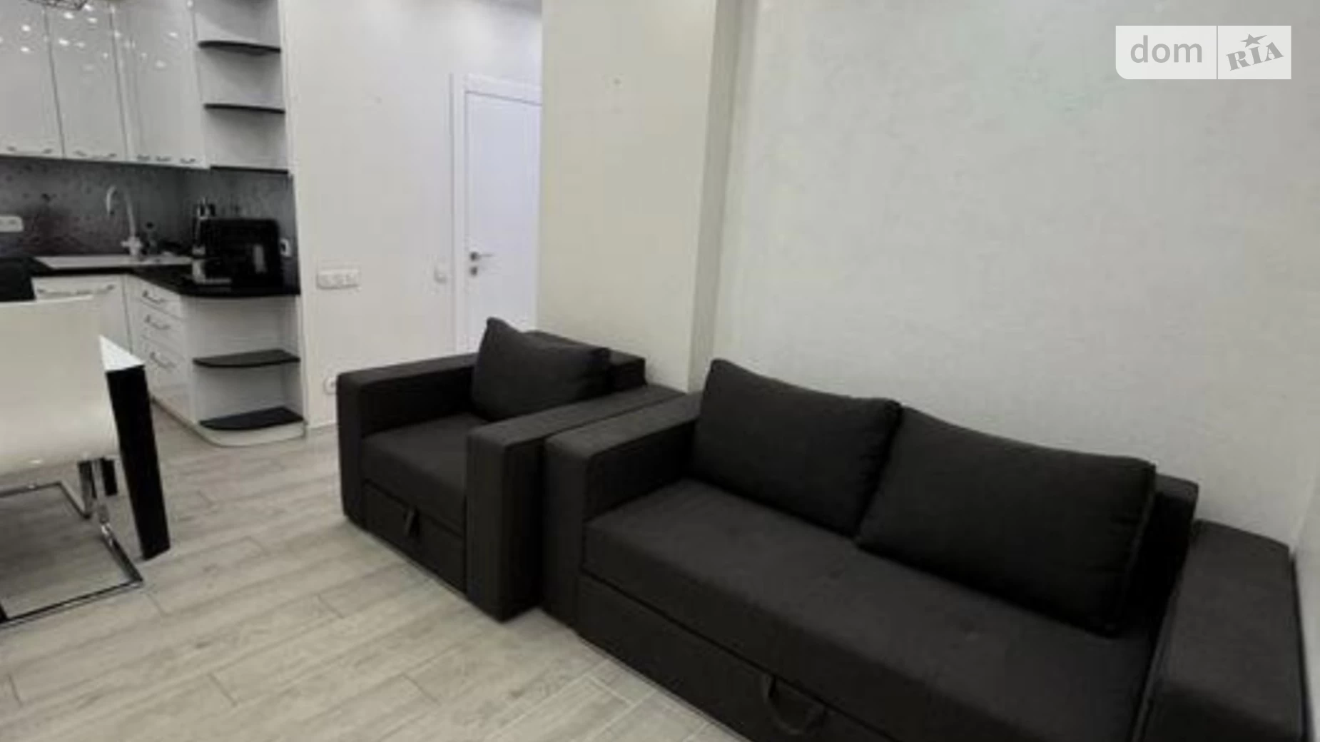 Продается 1-комнатная квартира 38 кв. м в Киеве, ул. Салютная, 2 - фото 2
