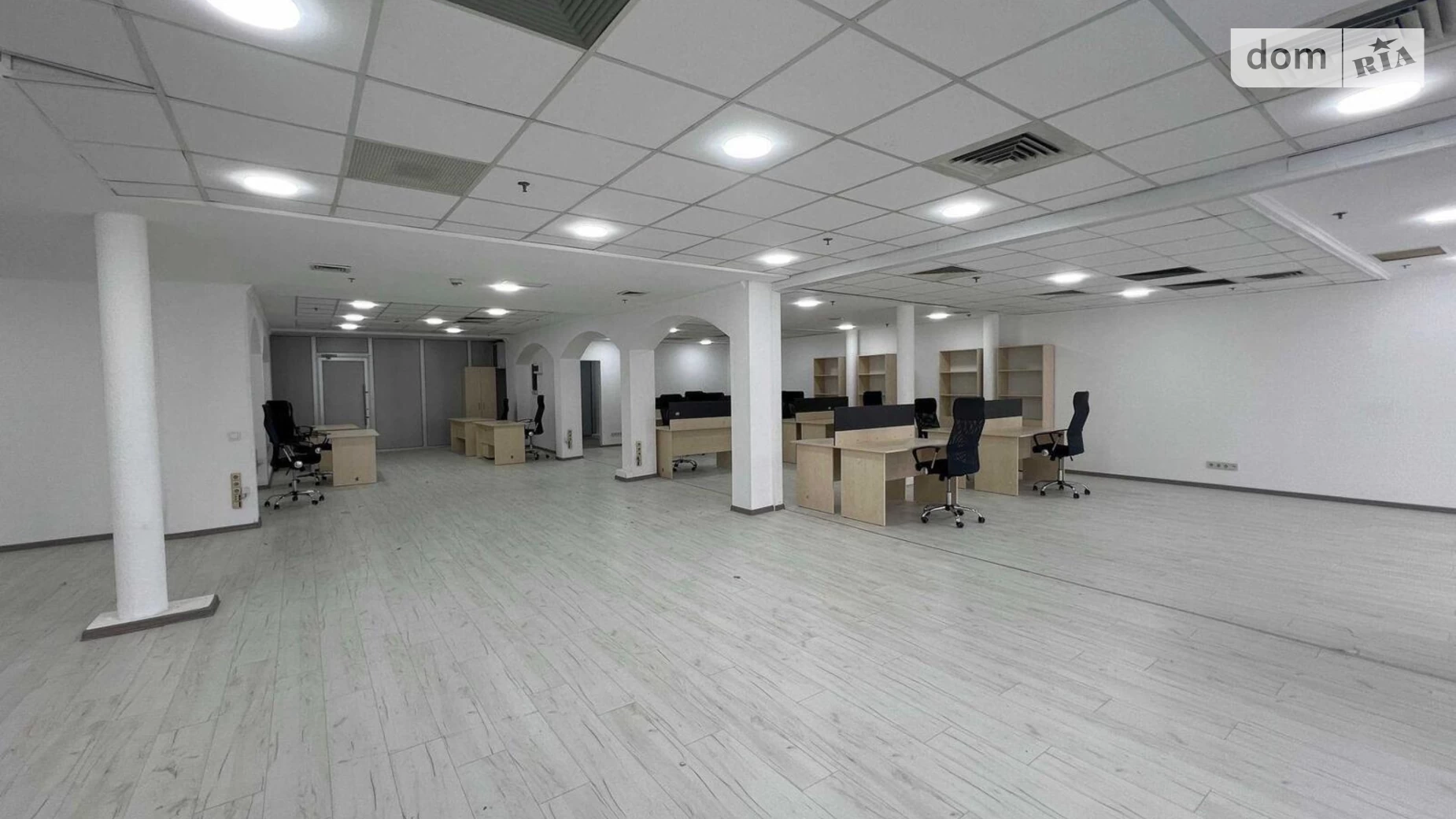 Сдается в аренду офис 234 кв. м в бизнес-центре, цена: 4900 $ - фото 5