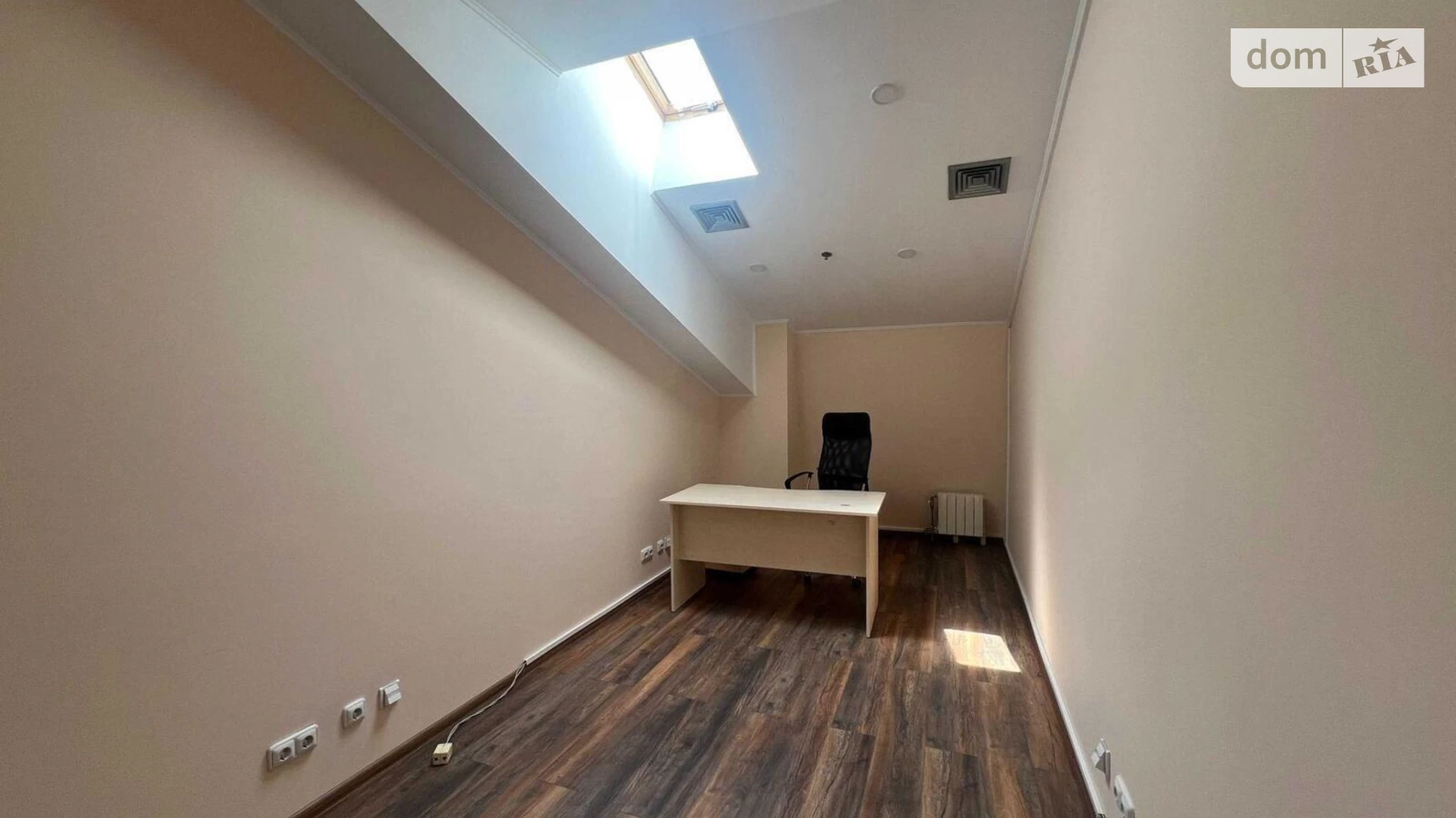 Сдается в аренду офис 174 кв. м в бизнес-центре, цена: 2670 $ - фото 4