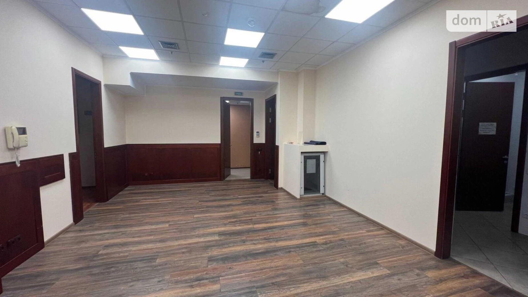 Сдается в аренду офис 174 кв. м в бизнес-центре, цена: 2670 $ - фото 3