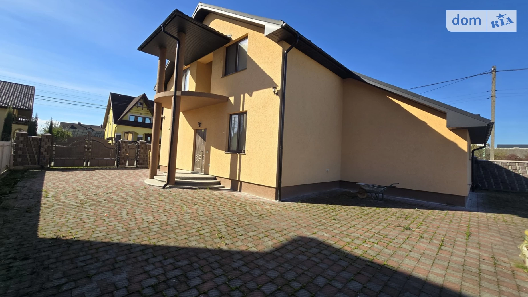 Продается дом на 2 этажа 181.3 кв. м с гаражом, цена: 200000 $ - фото 2