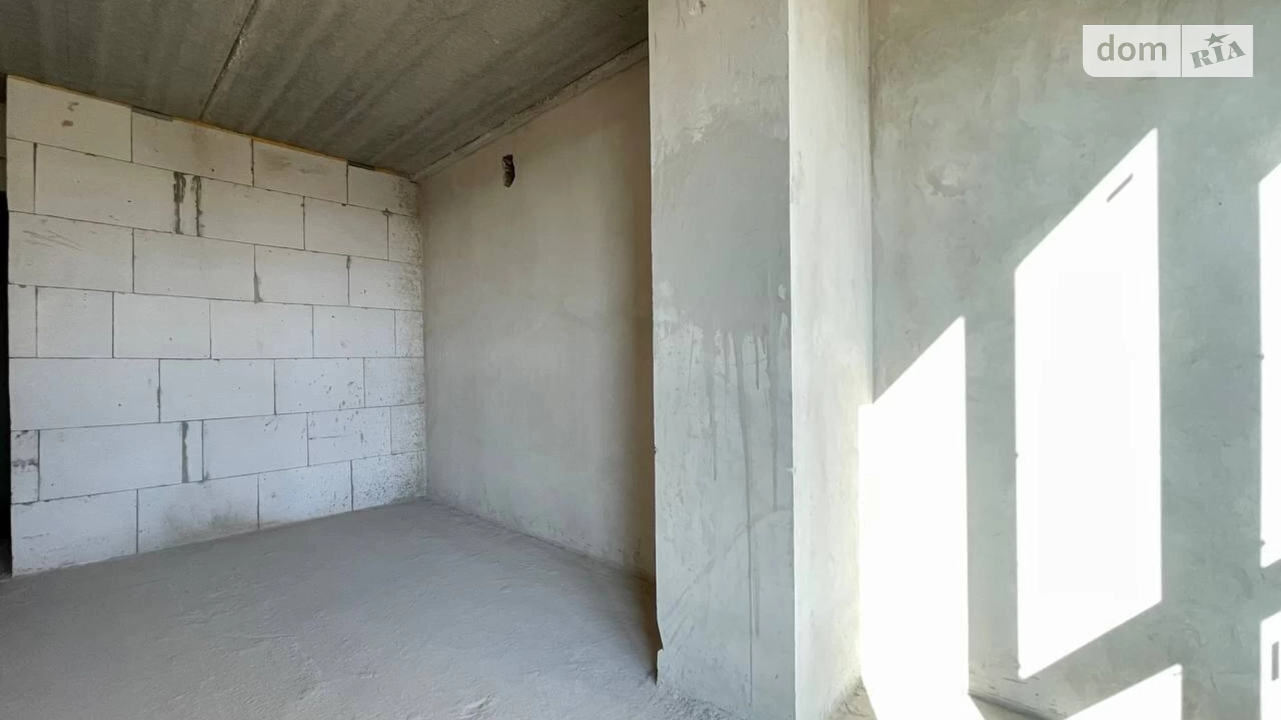 Продается 1-комнатная квартира 47 кв. м в Ивано-Франковске, ул. Троллейбусная, 10 - фото 2