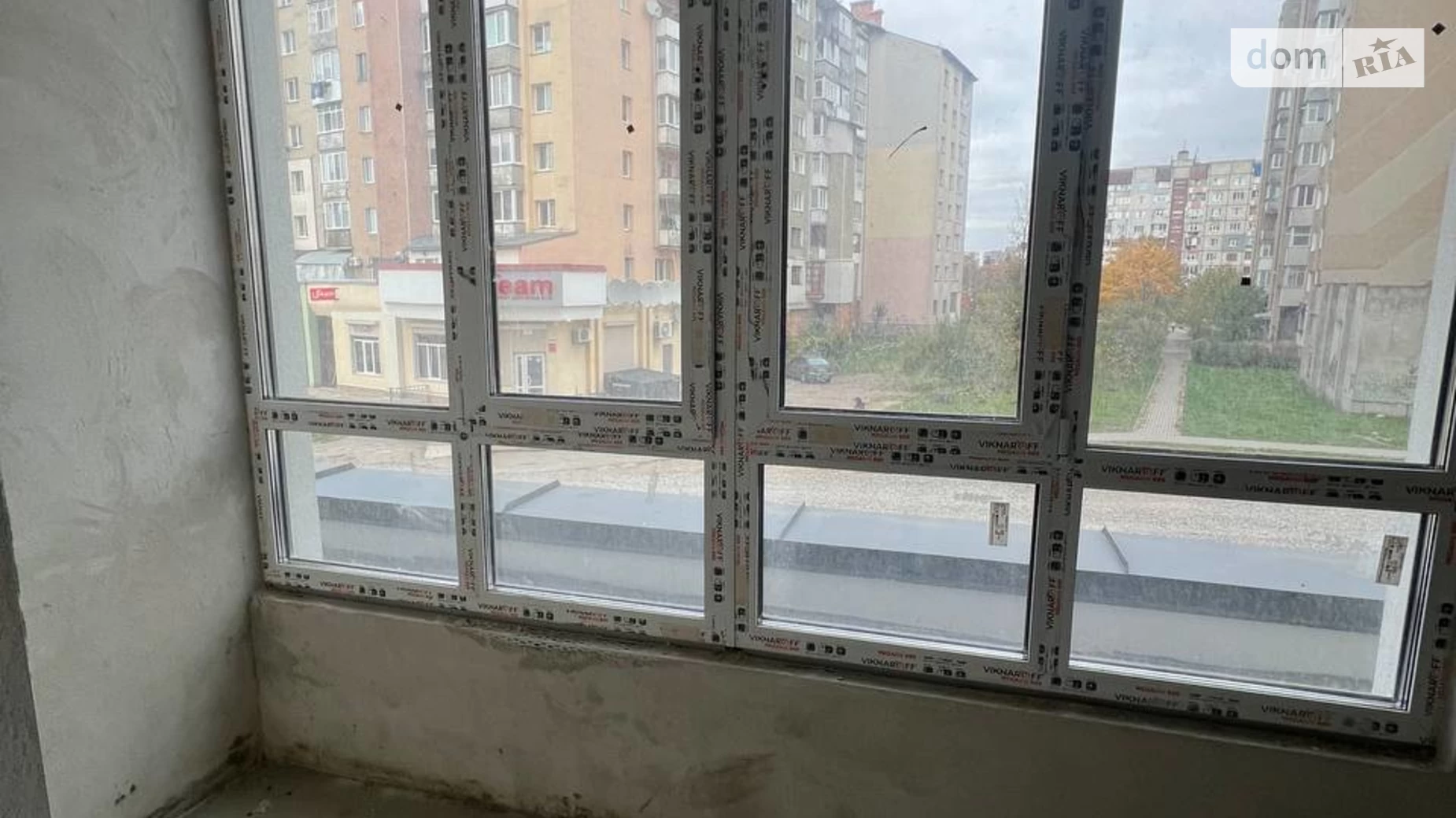 Продается 1-комнатная квартира 68 кв. м в Ивано-Франковске, ул. Молодежная, 148 - фото 2