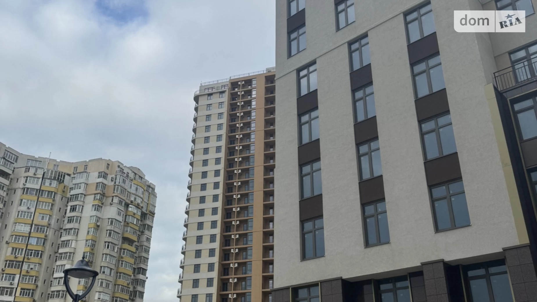 Продается 2-комнатная квартира 69 кв. м в Одессе, ул. Краснова - фото 2