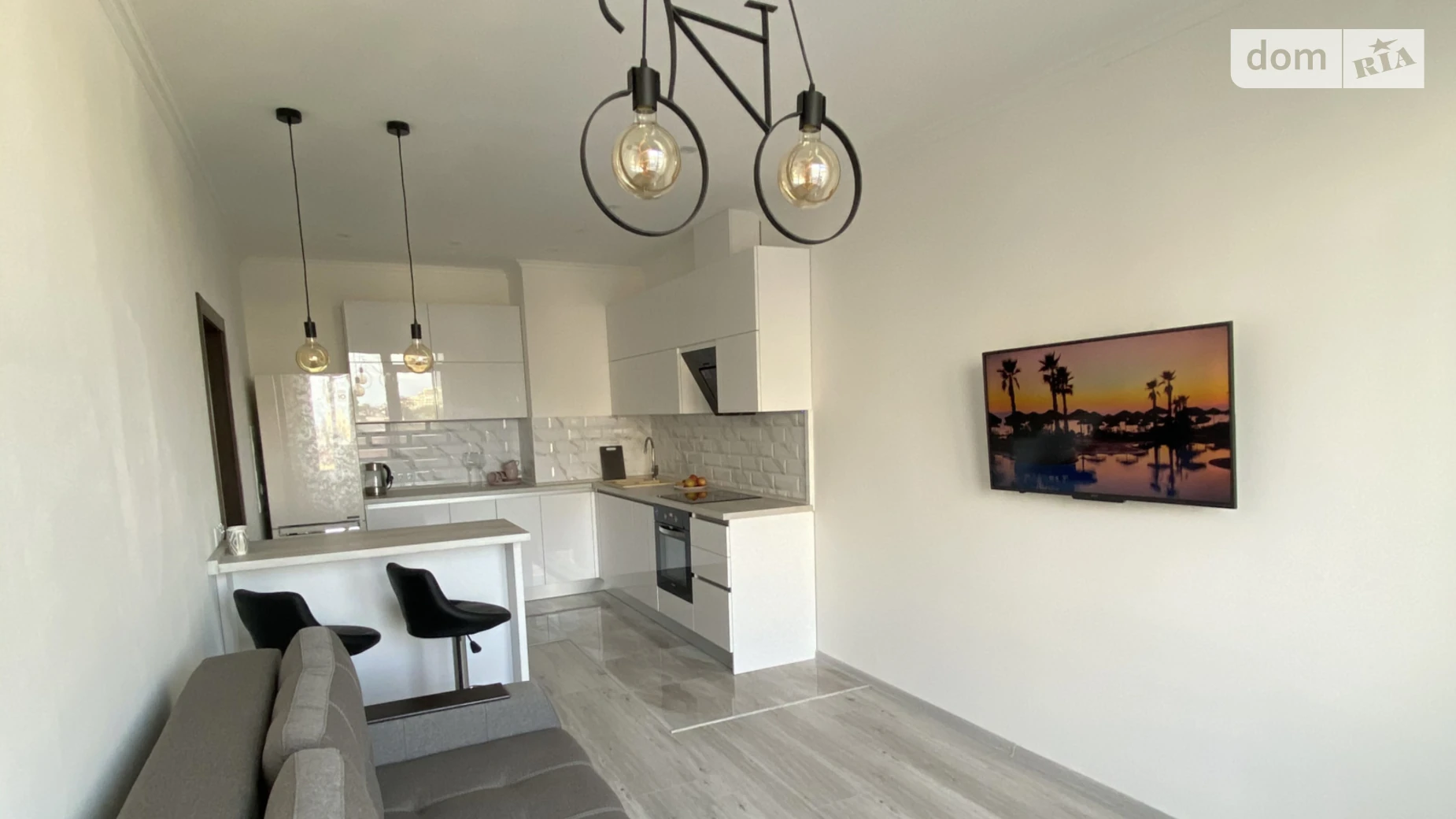 Сдается в аренду 1-комнатная квартира 47 кв. м в Одессе, ул. Литературная, 8 - фото 2