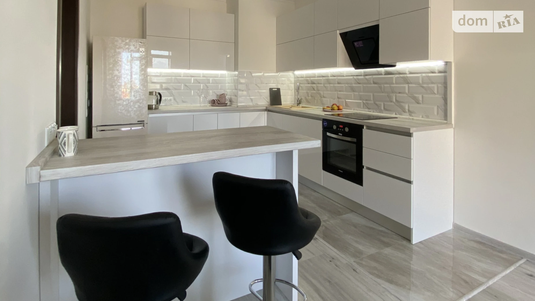 Сдается в аренду 1-комнатная квартира 47 кв. м в Одессе, ул. Литературная, 8 - фото 3