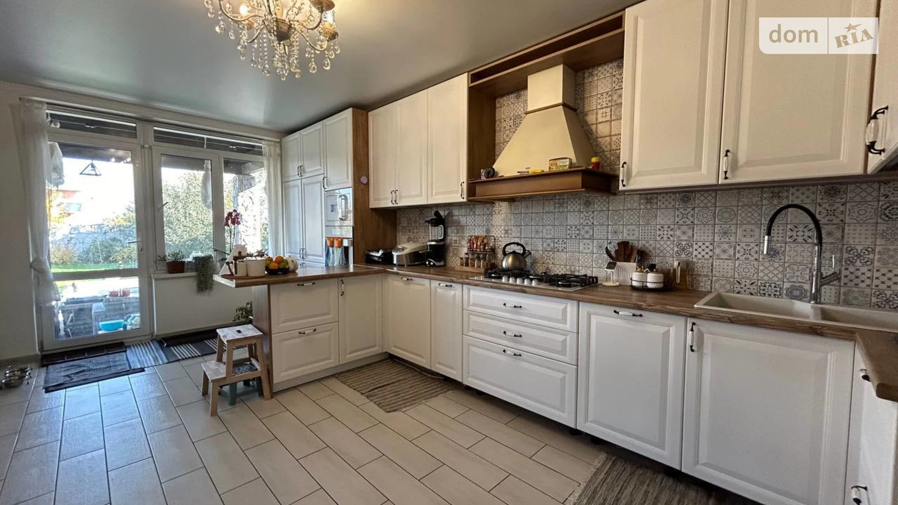 Продается дом на 2 этажа 180 кв. м с бассейном, цена: 270000 $ - фото 5