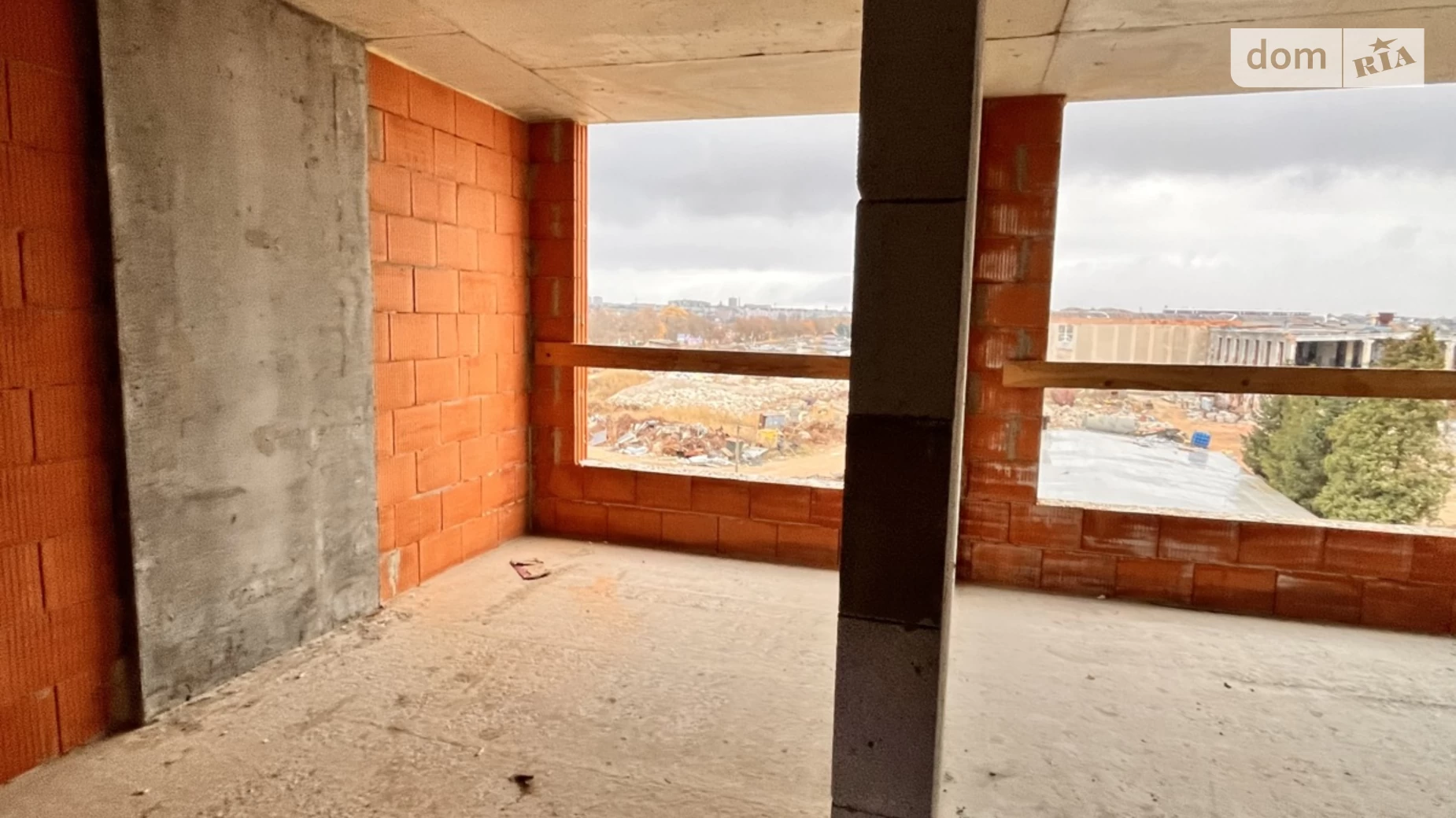 Продается 1-комнатная квартира 40 кв. м в Ивано-Франковске, ул. Левицкого Романа, 10 - фото 2