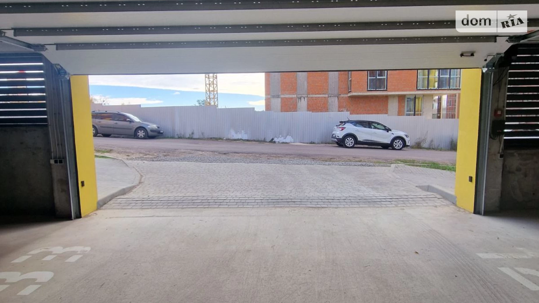 Продается подземный паркинг под легковое авто на 18 кв. м, цена: 15000 € - фото 5