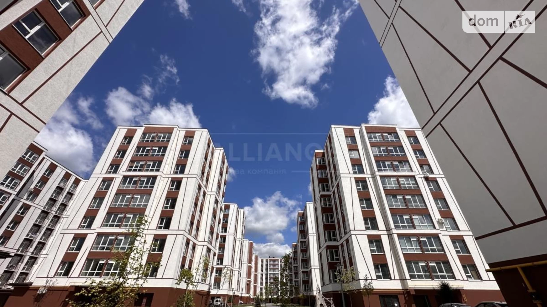 Продается 3-комнатная квартира 72.7 кв. м в Ивано-Франковске, ул. Отца Блавацкого - фото 2