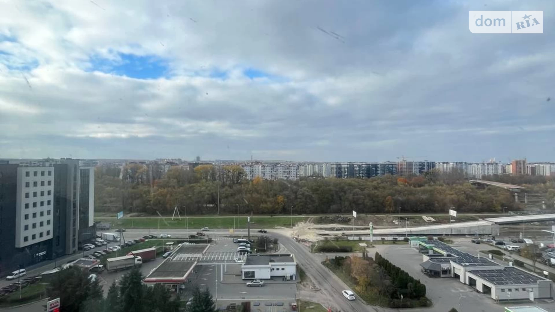Продается 2-комнатная квартира 71.6 кв. м в Ивано-Франковске, ул. Княгинин, 44 корпус 16 - фото 2