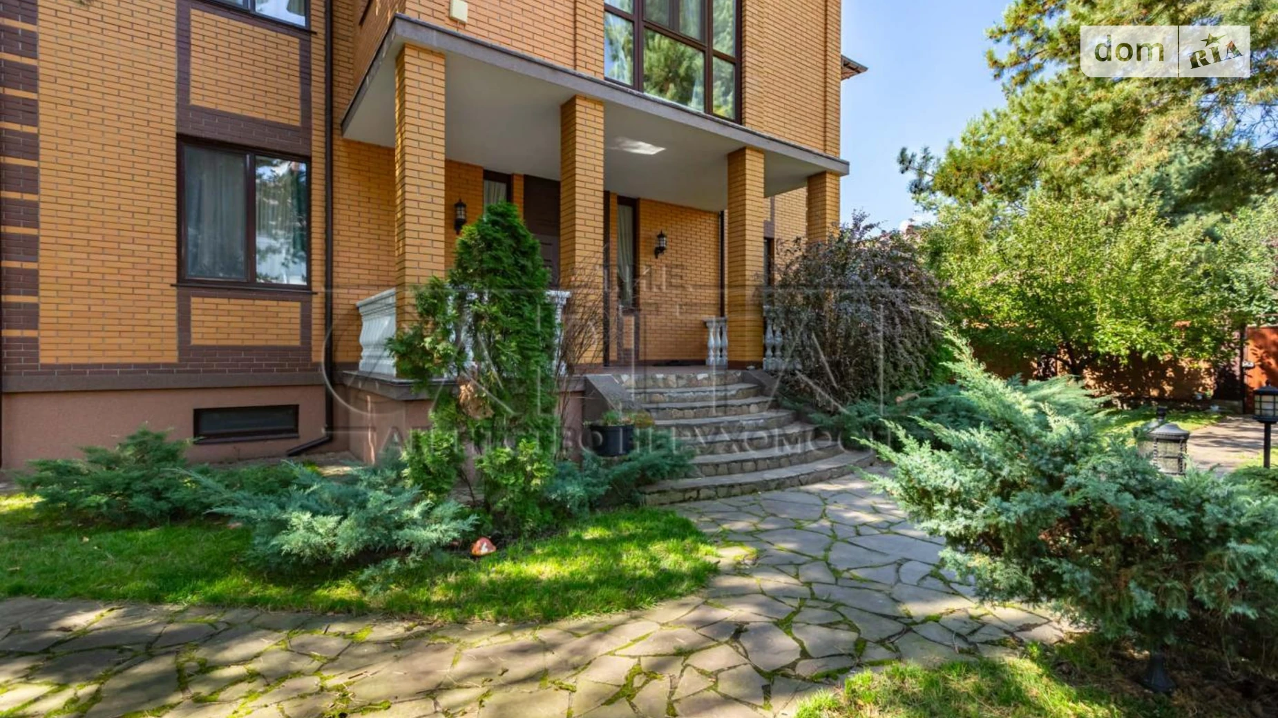 Продается дом на 3 этажа 430 кв. м с гаражом, цена: 580000 $ - фото 4