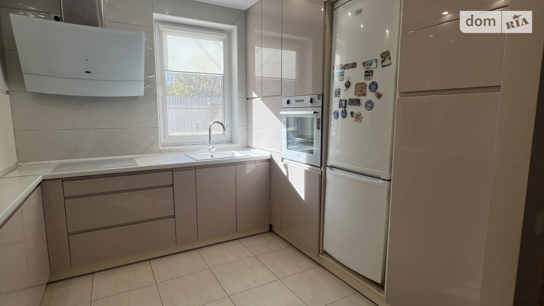 Сдается в аренду дом на 2 этажа 120 кв. м с камином, цена: 1000 $ - фото 2
