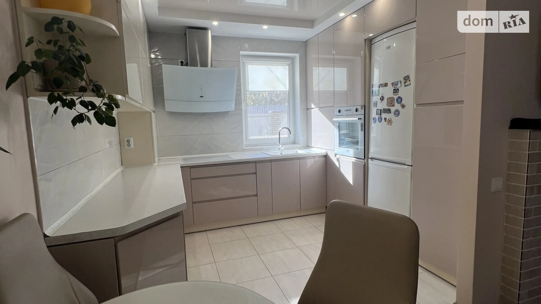 Сдается в аренду дом на 2 этажа 120 кв. м с камином, цена: 1000 $ - фото 3