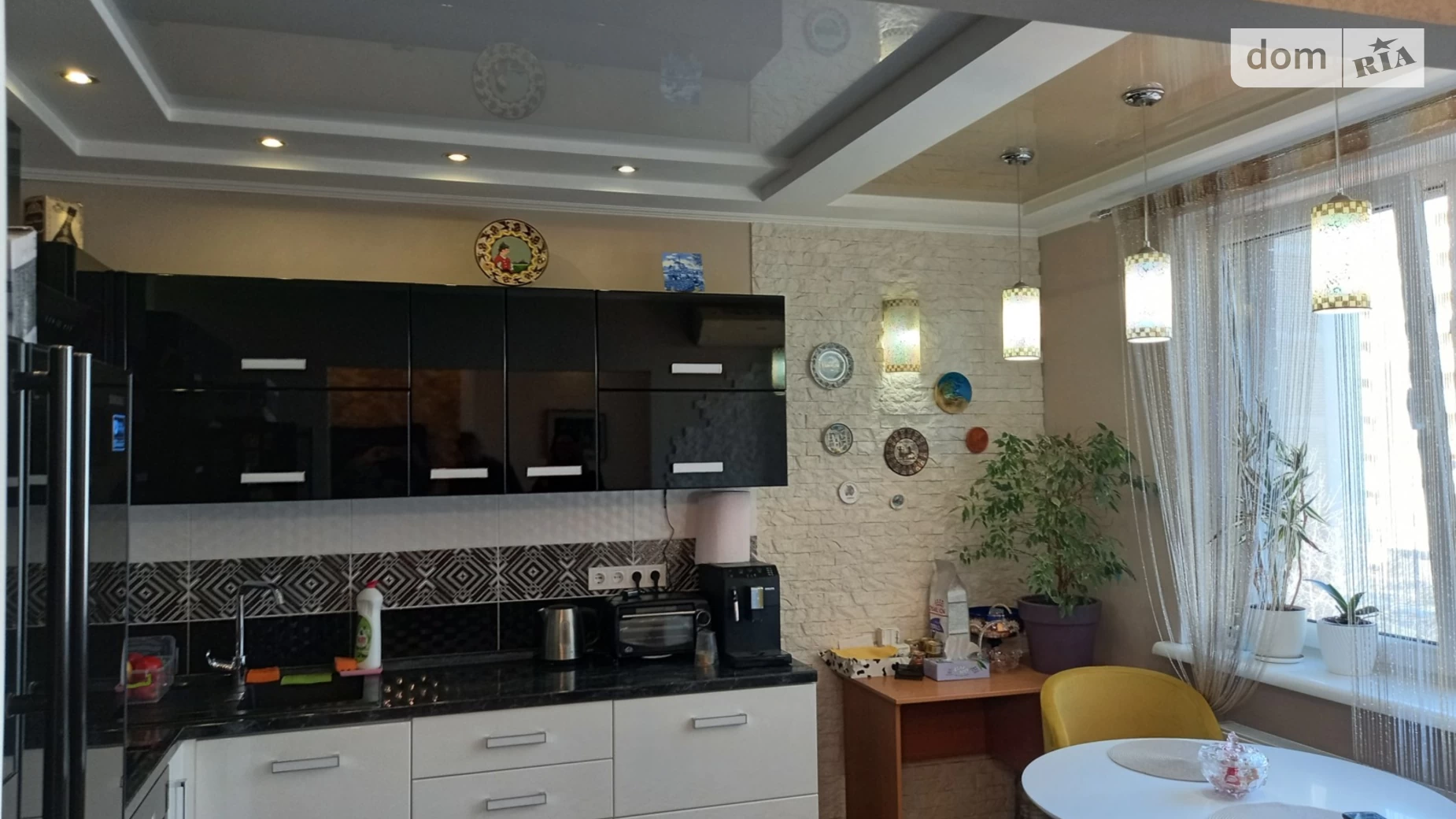 Продается 2-комнатная квартира 55.8 кв. м в Одессе, ул. Академика Сахарова - фото 2
