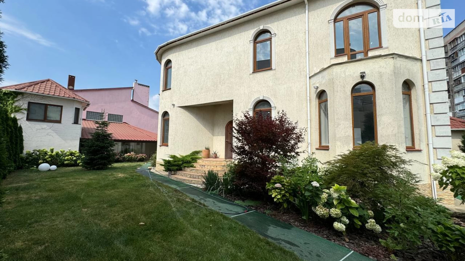 Продається будинок 2 поверховий 440 кв. м з подвалом, цена: 600000 $ - фото 2