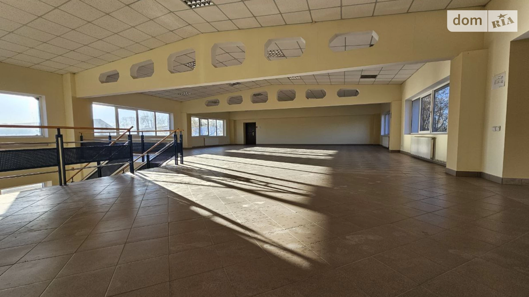 Продается помещения свободного назначения 903 кв. м в 2-этажном здании, цена: 320000 $ - фото 3