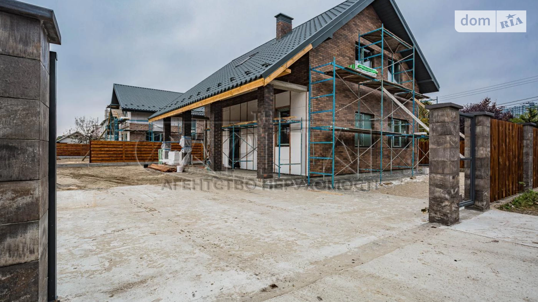Продается дом на 2 этажа 155 кв. м с балконом, цена: 208000 $ - фото 2